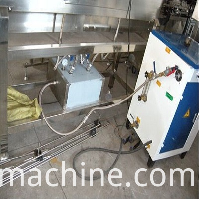 スリーブラベリングマシン2 Sleeve Labeling Machine2